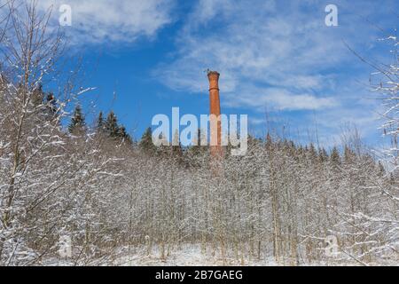 Stadt Ligatne, Lettland. Alte und verlassene Papierfabrik, die nicht mehr funktioniert.14.03.2020 Stockfoto