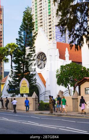 Südasien Sri Lanka Hauptstadt Galle Gesicht Christus Kirche Diosen der Colombo Kirche von Ceylon Straße Szene Bäume Stockfoto