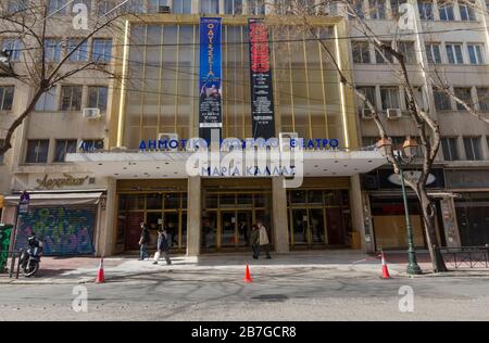 ATHEN, GRIECHENLAND - 03. März 2020 - Außenansicht des Olympia Munipicial Music Theatre Maria Callas in der Akadimias Straße im Zentrum Athens Griechenland Stockfoto