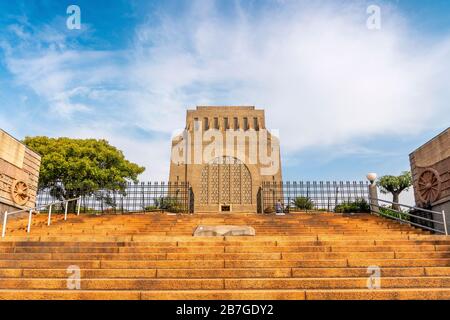 Riesiges Voortrekker Monument zum Gedenken an die Afrikaaner, die während der 1830er Jahre in Südafrika im Land ankamen Stockfoto