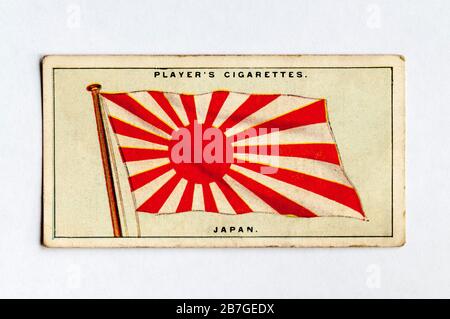 Die Zigarettenkarte des Spielers in Flags der Serie League of Nations zeigt die Flagge Japans. Ausgabe Von 1928. Stockfoto