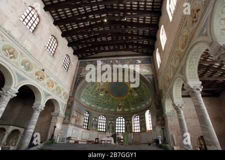 Ravenna, Italien - 12. September 2015: Das Apsismosaik mit dem Gesicht Christi in der Basilika von Sant'Apollinare in Classe Stockfoto