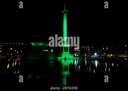 AM DIENSTAG, DEN 17. MÄRZ, IST DIE EINFÜHRUNG DER 0001 VORGESEHEN. NUR TRAFALGAR Square in London wird in die Kampagne Tourism IrelandÕs Global Greenings aufgenommen, um den St. Patrick's Day zu markieren, der am Dienstag, den 17. März stattfindet. Stockfoto