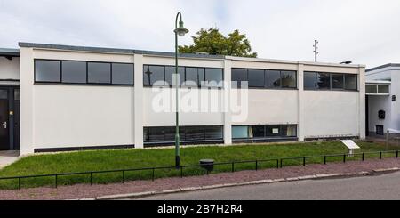 Moses-Mendelssohn-Zentrum, Reihenhaus in der Bauhaus-Wohnanlage SieToe IV, Bauhaus, Dessau-Toerten, Dessau, Sachsen-Anhalt, Deutschland Stockfoto