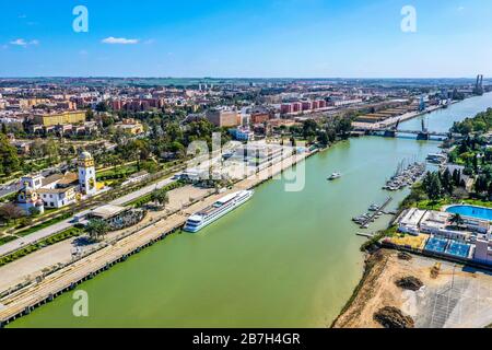 Sevilla Stadt. Wunderschönes Luftpanorama. Zentrum und seine Wahrzeichen, Spanien, Sevilla Stockfoto