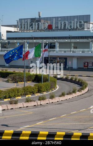 Der Flughafen Mailand, Linate, ist bis zu einem Datum endgültig geschlossen, der nur für die redaktionelle Nutzung von Coronavirus im Notfall bestimmt ist Stockfoto