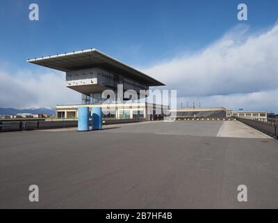 Turin, ITALIEN - CIRCA FEBRUAR 2020: Pinacoteca Agnelli Kunstgalerie entworfen von Renzo Piano in Lingotto ehemalige Fiat-Automobilfabrik Stockfoto