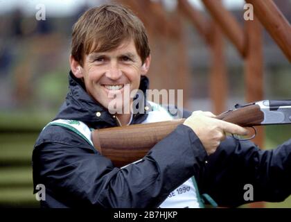 Kenny Dalglish besucht eine Benefizveranstaltung für Tontaubenschießen in Gleneagles, Schottland 1990 Stockfoto