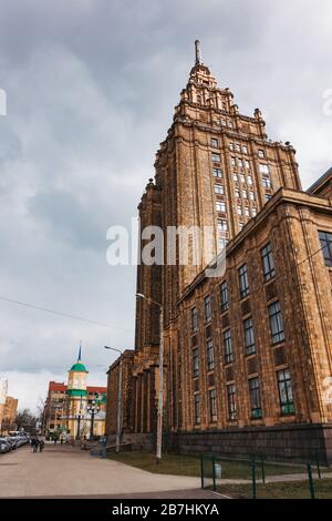 Lettische Akademie der Wissenschaften, Riga. Eine stalinistisch-eske Konstruktion aus dem Jahr 1946, damals war sie eines der höchsten Betonbauten der Welt Stockfoto