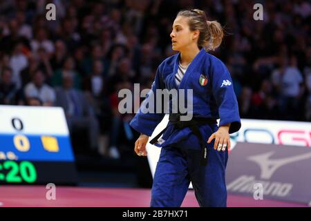 Paris, Frankreich - 08. Februar 2020: Distria Krasniqi für den Kosovo gegen Odette Giuffrida für Italien, Damen -52 kg, Gold Medal Match (Credit: Mickael Chavet) Stockfoto