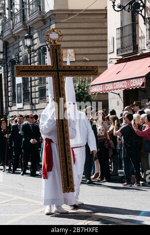 Madrid, Spanien - 14. April 2019: Borriquita-Prozession während der Osterwoche in Madrid. Der Festzug der heiligen Woche wurde wegen des Koronavs ausgesetzt Stockfoto