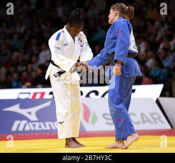 Paris, Frankreich - 08. Februar 2020: Clarisse Agbegnenou für Frankreich gegen Andreja Leski für Slowenien, Damen -63 kg, Halbfinale (Credit: Mickael Chavet) Stockfoto