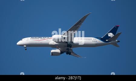 März 2020, London, Großbritannien. Aeromexico Dreamliner N446AM auf dem Weg nach Heathrow, von Mexiko-Stadt kommend. Stockfoto