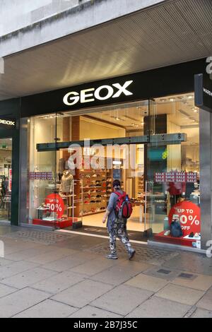 Geox schuhe Fashion Store Leonardo Einkaufszentrum Stockfotografie Alamy