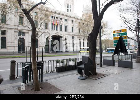 Madrid, Spanien. März 2020. Während der teilweisen Sperrung im Rahmen eines 15-tägigen Ausnahmezustands zur Bekämpfung des Ausbruchs der Coronavirus-Krankheit in Madrid, Spanien 16. März 2020 Cordon Press Credit: CORDON PRESS/Alamy Live News Stockfoto