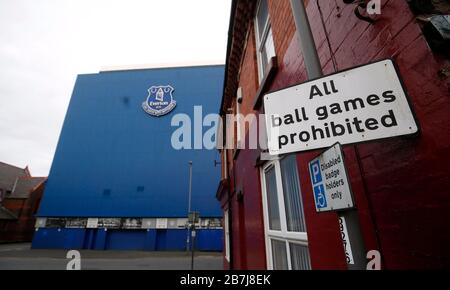 Allgemeiner Blick von außerhalb des Goodison Park, der Heimat des Everton Football Club, nach der Ankündigung vom Freitag, dass die Premier League alle Spiele bis Samstag, den 4. April 2020, ausgesetzt hat. PA Foto. Bilddatum: Montag, 16. März 2020. Der Lichtbildkredit sollte lauten: Martin Rickett/PA Wire Stockfoto