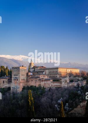 Die Alhambra aus Albaicín, Granada, Andalusien, Spanien Stockfoto