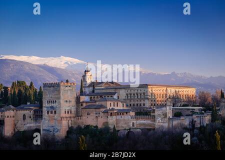 Die Alhambra aus Albaicín, Granada, Andalusien, Spanien Stockfoto