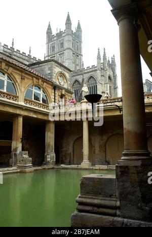 Großartiges Bad, dieses Herzstück der römischen Bäder ist ein Pool, der mit 45 Litzen aus Blei ausgekleidet ist und mit heißem Thermalwasser gefüllt ist. Es stand einst in einem gewaltigen B. Stockfoto