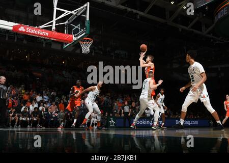 Coral Gables, Florida, USA. März 2020. Marek Dolezaj #21 von Syracuse im Einsatz während des NCAA-Basketballspiels zwischen den Miami Hurricanes und den Syracuse Orange in Coral Gables, Florida. Die ''˜Canes bezwangen die Orange 69-65. Kredit: csm/Alamy Live News Stockfoto