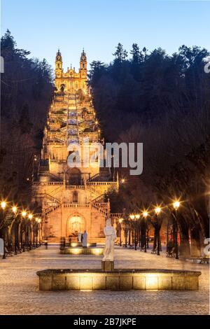 Lamego, Portugal - 24. Februar 2020: Heiligtum der Nossa Senhora dos Remédios und monumentale Treppe in Lamego, Portugal. Stockfoto