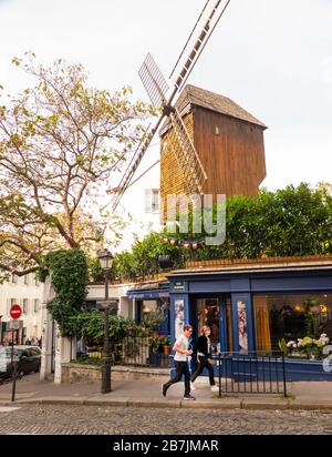 Moulin de la Galette Rue Lepic Paris Frankreich Stockfoto