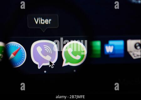 New York, USA - 13. März 2020: Starten des Programms "Viber Messenger" auf Laptop Nahansicht Stockfoto