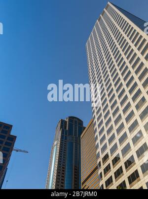 SEATTLE, WA, USA, - JUNI 2018: Bürogebäude in der Innenstadt von Seattle. Stockfoto