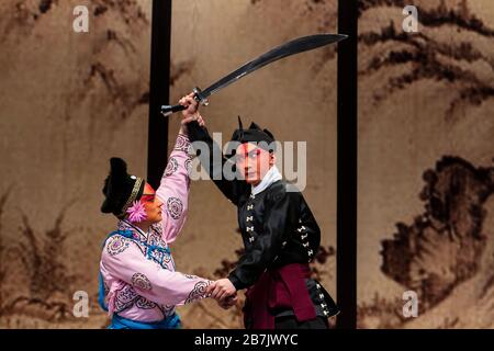 Von einer Pekinger Oper in Shanghai ''Tianchan Beijing Opera Centre Yifu Theatre''. Shanghai, China Stockfoto