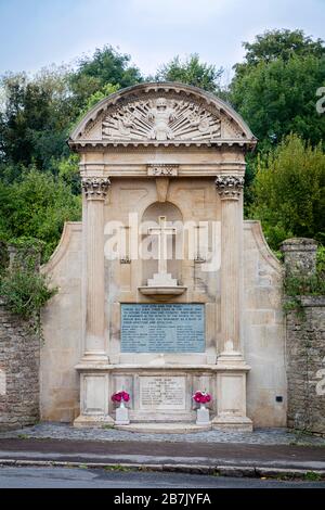 World Wars I and II Memorial in Lacock, Wiltshire, England, Großbritannien Stockfoto