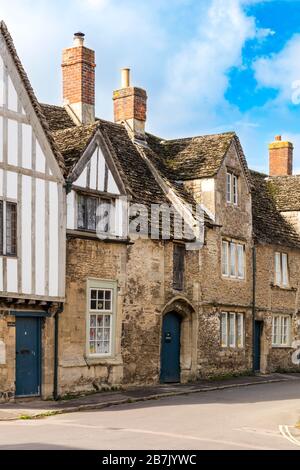 Mittelalterhäuser in Lacock, Wiltshire, England, Großbritannien Stockfoto