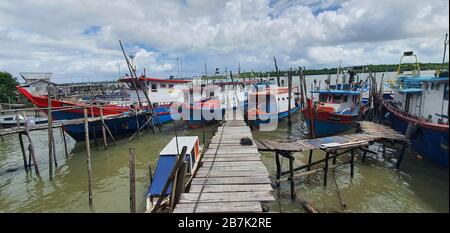 Telaga Air, Sarawak/Malaysia - 15. März 2020: Das schöne Fischerdorf von Telaga Air Stockfoto