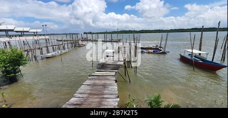 Telaga Air, Sarawak/Malaysia - 15. März 2020: Das schöne Fischerdorf von Telaga Air Stockfoto