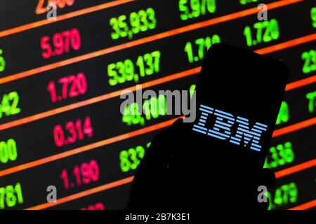 Polen. März 2020. In dieser Abbildung wird ein IBM-Logo auf einem Smartphone angezeigt. Kredit: Filip Radwanski/SOPA images/ZUMA Wire/Alamy Live News Stockfoto