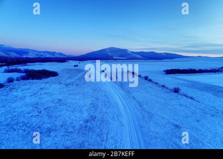 --file--Luftansicht des von Schnee bedeckten Hulunbuir Prairie in der Stadt Hulunbuir, Nordchinas autonomer Region Innere Mongolei, 27. Dezember 2019. Stockfoto