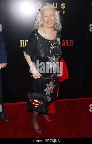 Noel Neill bei der Premiere von "Hollywoodland" in Los Angeles in der Academy of Motion Picture Arts and Sciences in Beverly Hills, CA. Die Veranstaltung fand am Donnerstag, den 7. September 2006 statt. Foto von: SBM / PictureLux - Aktenzeichen # 33984-7139SBMPLX Stockfoto