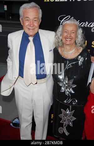 Jack Larson und Noel Neill bei der Premiere von "Hollywoodland" in Los Angeles in der Academy of Motion Picture Arts and Sciences in Beverly Hills, Kalifornien. Die Veranstaltung fand am Donnerstag, den 7. September 2006 statt. Foto von: SBM / PictureLux - Aktenzeichen # 33984-7015SBMPLX Stockfoto