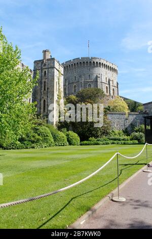 Windsor, Großbritannien - 14. Mai 2019: Windsor Castle an einem sonnigen Tag im Frühjahr Stockfoto