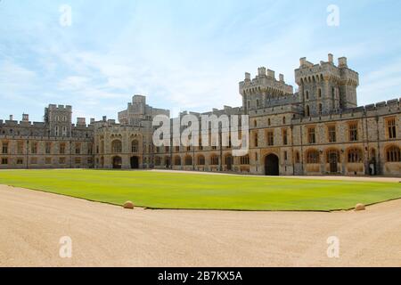 Windsor, Großbritannien - 14. Mai 2019: Blick auf Windsor Castle an einem sonnigen Tag Stockfoto