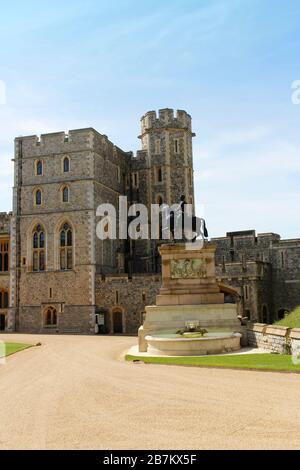 Windsor, Großbritannien - 14. Mai 2019: Windsor Castle an einem sonnigen Tag im Frühjahr Stockfoto