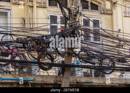 Kabelgewirr in Bangkok, Thailand Stockfoto