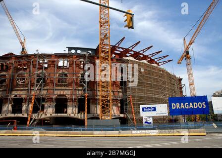 Wiederherstellung der alten Stierkampfarena de las Arenas, unter Berücksichtigung der erstmaligen Erhaltung und Erhaltung des neomudéjar façade von ihr, erbaut 1899 Stockfoto