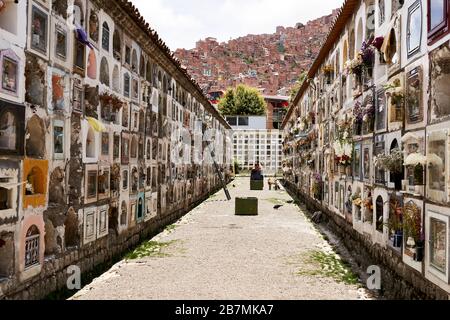 Ally auf dem größten Friedhof in La Paz Bolivien, Südamerika Stockfoto