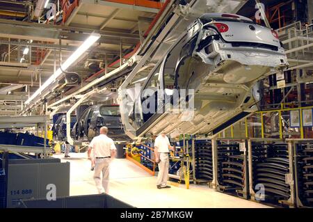 Volkswagen stellt die Produktion aufgrund des Corona-Virus ein. Archivfoto: Montage bei VW Golf, Produktion. Automobilwerk, Automobilproduktion, Autobau, Automobilhersteller, Fließfertigung, Facharbeiter, Fließfertigung, Produktion, Schicht, Schichtarbeit, Arbeiter, Arbeiter; Werkstatt, Fabrik. Zeremonie für Audi Brussels am 30. Mai 2007 im Fahrzeugpark in Brüssel/Belgien, Volkswagen Audi Werk. ? SVEN SIMON, Prinzess-Luise-Str. 41 # 45479 Mülheim/Ruhrgebiet # Tel.0208 / 9413250 # Fax 0208/9413260 # Kto 244 293 433 P ostbank E ssen BLZ 360 100 43 # www.SvenSimon.net # E-Mail: SvenSimon@t-online.de. Usag Stockfoto