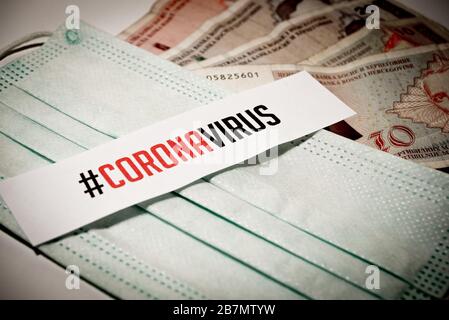 Corona-Virus-Auswirkungen auf das bosnische Wirtschaftskonzept, Banknoten mit medizinischer Maske Corona-Virus Kovid-19 Stockfoto