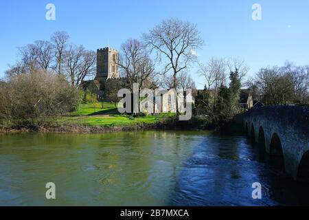 Das Flussuferdorf Felmersham Stockfoto