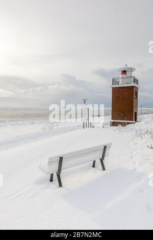 Leuchtturm Olhörn, extremer Winter auf der Insel Föhr, Nordsee, Unesco-Weltkulturerbe, Nordfriesland, Schleswig-Holstein, Norddeutschland, Europa Stockfoto