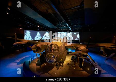 Ein frühes Militär-Propellerflugzeug. Im war Memorial Museum in Canberra, NSW, Australien. Stockfoto