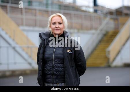 Die Rennfahrerin Emma Meehan trifft sich beim heutigen Rennen auf der Royal Racecourse, Lisburn, die wegen des Coronavirus hinter verschlossenen Türen für die Öffentlichkeit gehalten wird. Stockfoto