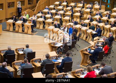 Edinburgh, Großbritannien. März 2020. Abgebildet: (In blau) Nicola Sturgeon MSP - erster Minister von Schottland und Führer der Scottish National Party (SNP). Ministererklärung: Roman Coronavirus COVID-19 Update Credit: Colin Fisher/Alamy Live News Stockfoto